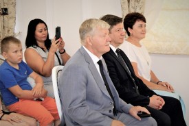 В день рождения Волгодонска Сергей Ладанов поздравил юбиляров семейной жизни